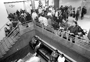 蓝卡VS绿卡 欧盟招贤面临三道关_焦点透视