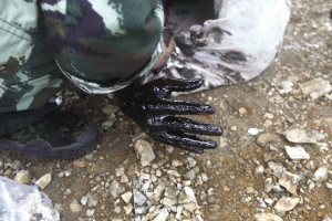 8时49分44秒 韩晓雄被救上岸 8时49分44秒 韩晓雄被救上岸