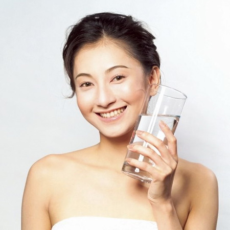 玻璃杯喝水是不错的选择 玻璃杯喝水是不错的选择