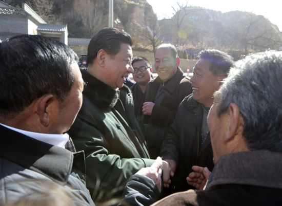 习近平说,当年乡亲们教我生活、教我干活,使我受益匪浅。我那时还是个十五六岁的孩子,什么都不会。后来都学会了,擀面条、蒸团子、腌酸菜,样样都行。那个酸菜很久不吃还挺想的。 习近平说,当年乡亲们教我生活、教我干活,使我受益匪浅。我那时还是个十五六岁的孩子,什么都不会。后来都学会了,擀面条、蒸团子、腌酸菜,样样都行。那个酸菜很久不吃还挺想的。