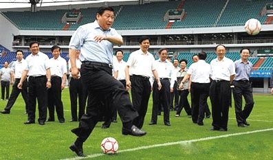 2008年,习近平考察北京奥运会足球比赛秦皇岛