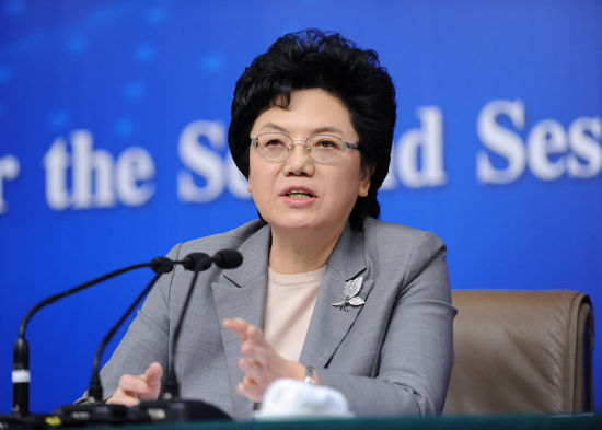 卫计委主任就“实施全面两孩政策”答记者问