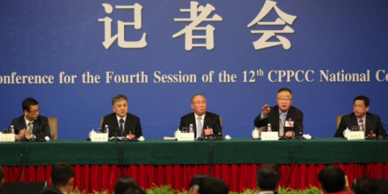 政协委员谈绿色发展保护生态环境