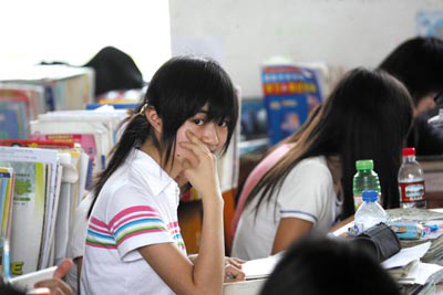 黄冈中学高考传奇折射中国教育现实