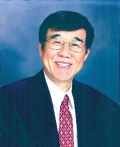 享殊荣 杨中枢膺罗格斯大学首位柯拉易讲座教