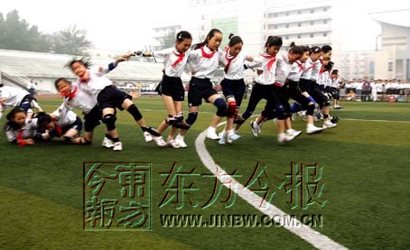 ���ھ�31�š��л������ŶӾ��ܴ���������֣�ݺ�ѡ