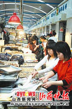 阴雨天影响贝类海鲜销量