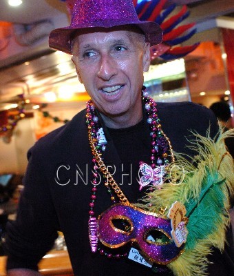 港人故事会:兰桂坊之父盛智文称香港今时胜往