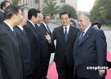 胡锦涛与伊拉克总统塔拉巴尼会谈(组图)