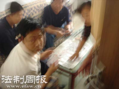 ������¶���ֺ鶴��ί�ɲ����Ƶľ���(ͼ)