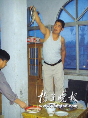 鲫鱼肚子里绦虫长5米