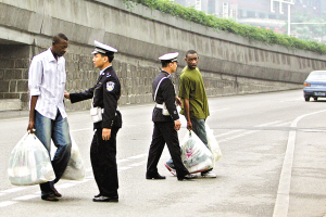 外国人在广州犯罪呈增加趋势 轻者违章重者贩
