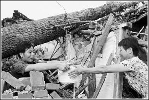 雷电击死26人(图)