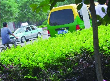 河南舞钢出租司机申诉要求取缔小公共