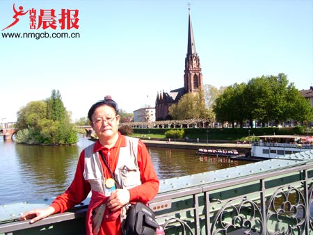 “抒情王子”陳廣斌(圖)