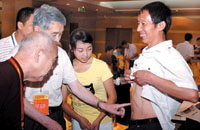 首例换肝女已健康活十年