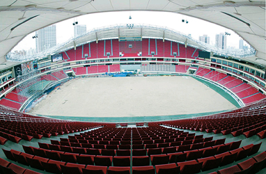 虹口足球场改建提前完工