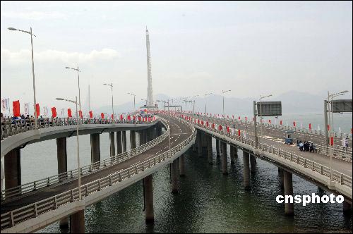 香港批准每日600班直巴取道深圳湾口岸穿梭深