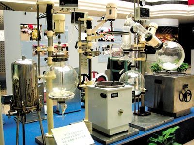 武汉副教授利用学校实验室制毒(组图)