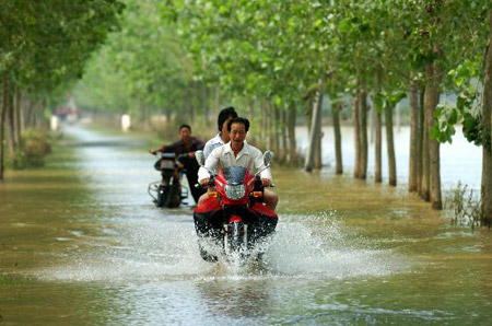 四川等6省暴雨洪灾致88人死亡(组图)