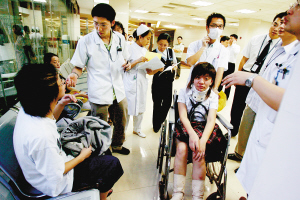 飞机晴空颠簸28名旅客受伤