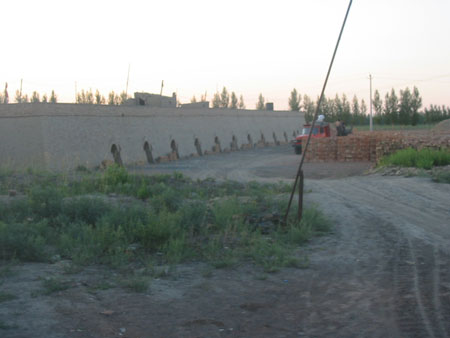 新疆黑砖窑调查透视:33民工挨打骂是家常便饭