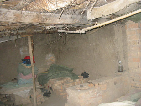 新疆黑砖窑调查透视:33民工挨打骂是家常便饭