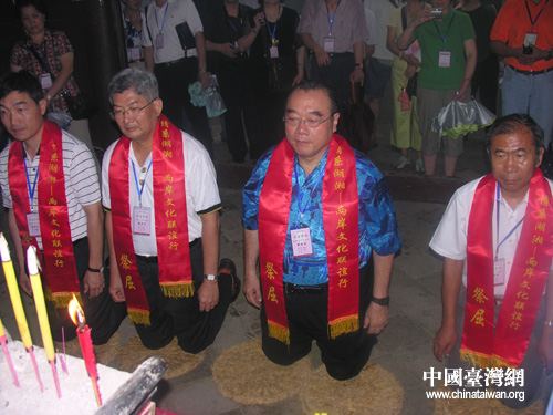 组图:从汨罗江到屈子祠 两岸文化人共寻屈子魂