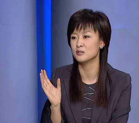 央视主持人李小萌