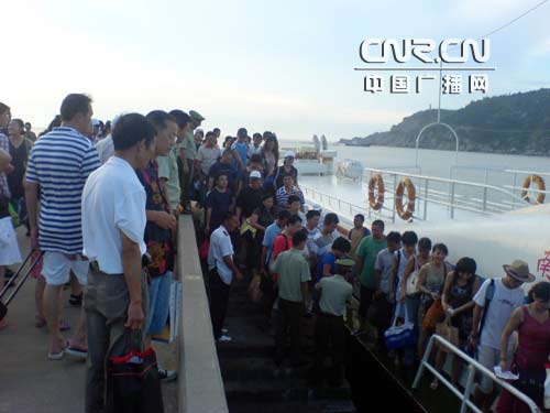 预防台风 温州南麂岛千余名游客撤离[图]