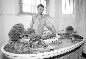 一市民花盆内建园林(图)