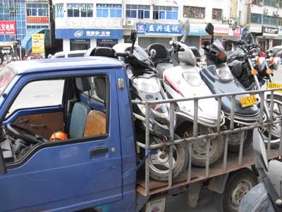 昨日石狮交警开始上路查扣电动车