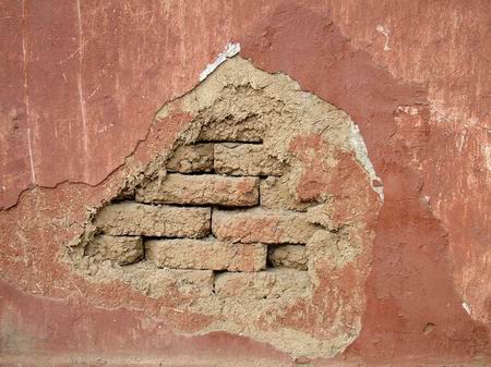 河南卢氏县委土屋办公50年 财力用来改善民生