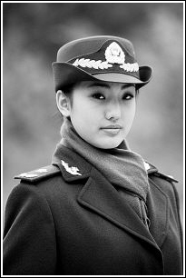 武警部队8月1日换新装(图)