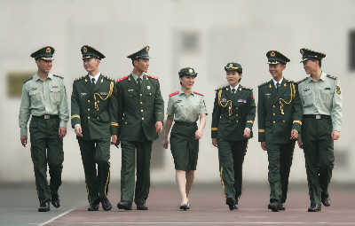 武警新装不再<em>男女</em>一律H型_新闻中心_新浪网