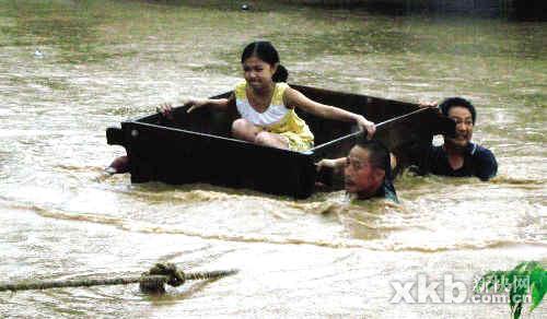 四川华蓥洪水泛滥