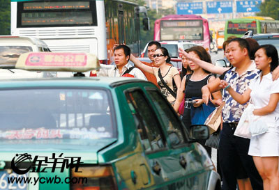 打的难 心很烦 约你来 说一说