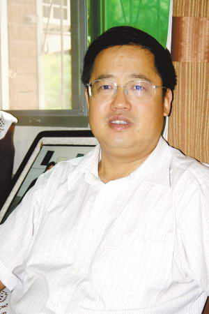 对话河南卢氏县委书记:在土坯房中办公并非作