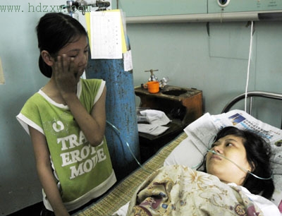 泉州市区妈妈肾衰竭女儿卖字救母