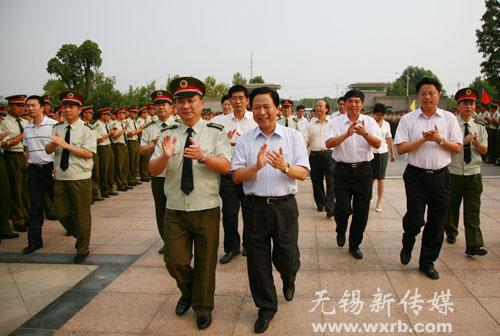 梁保华走访慰问驻苏部队无锡某部