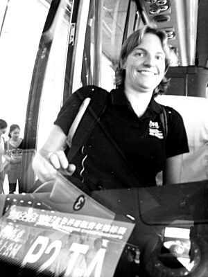 车队十小时不停轮转