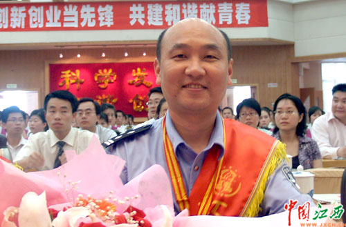 陈勇琦:八一精神永远激励我去奋斗(图)