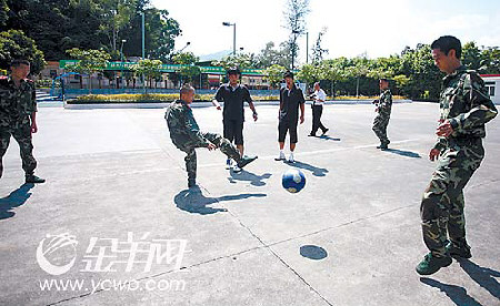 中超足球员警营庆八一