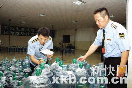 广东抽查桶装饮用水逾六成不合格(图)