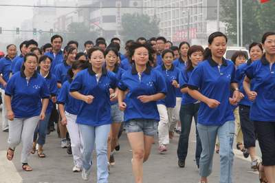 �ںӱ������İ����:�����������