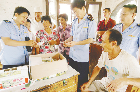 连云港新浦工商分局开展红盾打假护农行动