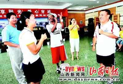 省图书馆志愿者开展共享阳光,爱心穿越主题活