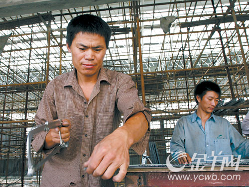 建筑工不掏一分钱享工伤待遇