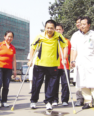 半截人站起来了