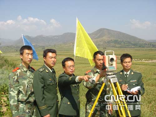 武警官兵挺进太行山开工修筑张石高速公路